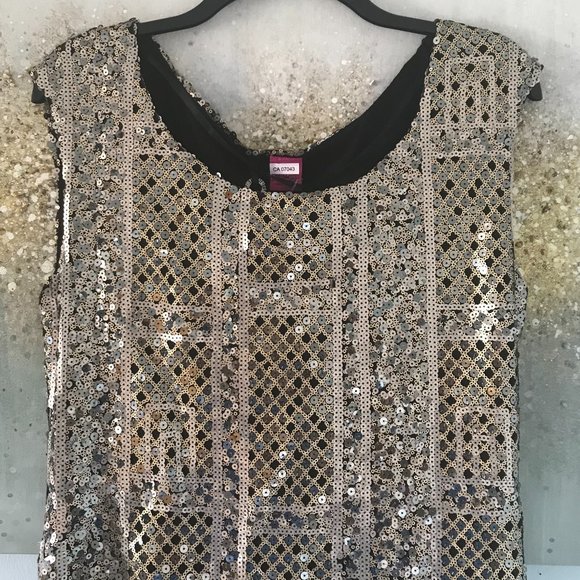 🇮🇹 Save the Queen Sequined Dress (NWT) - Picture 7 of 16